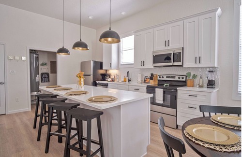 Eastside Promise Neighborhood Apartamento | Walk to Riverwalk 3BR 2BA Gem Near Fun Downtown