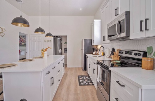 Eastside Promise Neighborhood Apartamento | Walk to Riverwalk! 3br/2ba Gem Near Fun Downtown!