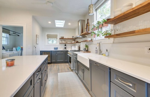 Roanoke Casa | Walk to Roanoke River Greenway: Mountain-View Home
