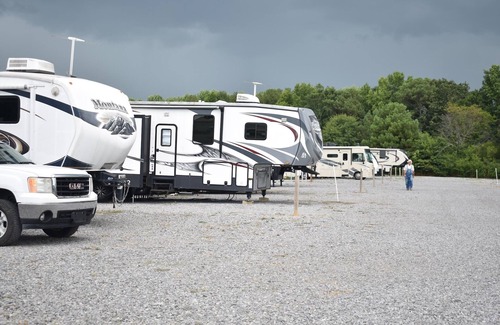 Cullman Alquiler De RV | Walk to ROCK THE SOUTH RV Camping with Generator 4 Night Package Cullman Alabama