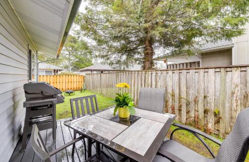 Seaside Casa | Walk to Seaside Beach Vacation Rental Cottage!