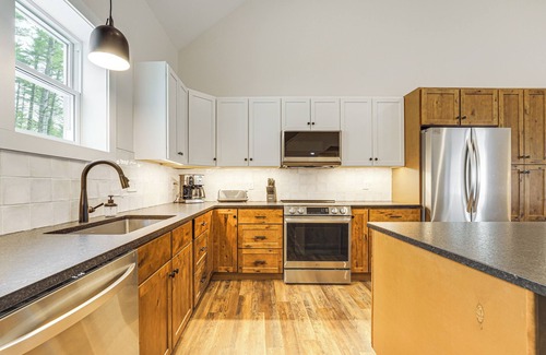 Sebago Casa | Walk to Sebago Town Beach: Luxe Townhome w/ Grill
