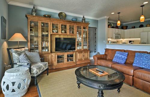 Holmes Beach Casa | Walk to Shore Holmes Beach Home with Pool and Hot Tub