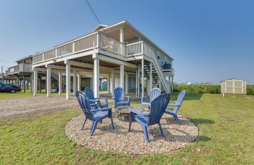 Surfside Beach Casa | Walk to Shore Surfside Beach Home with Bay Views