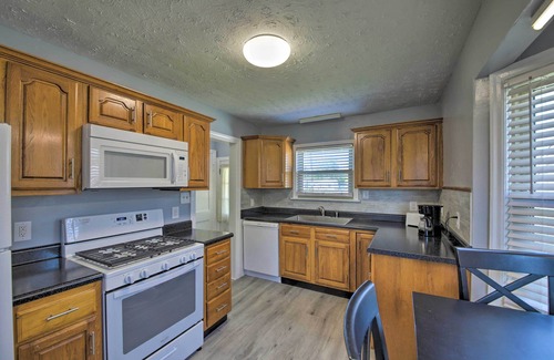 Speedway Casa | Indianapolis Area Home - Walk to the Speedway!