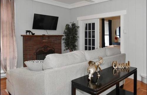 Watkins Glen Apartamento | Walk to State park, 6bed,Hot tub & Game room