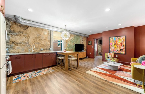 Stone Mountain Historic Village Condominio | Walk to Stone Mountain Park! Historic Loft in Downtown Stone Mountain