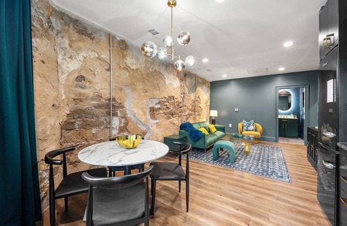 Stone Mountain Historic Village Condominio | Walk to Stone Mountain Park! Boutique Loft Downtown Stone Mountain GA