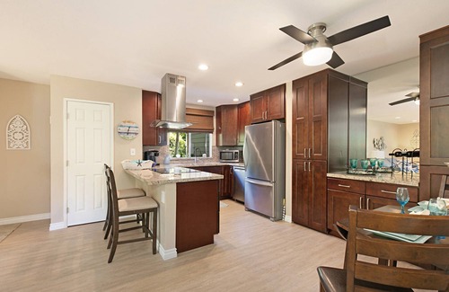 Dana Point Condominio | Walk to Strands Beach - updated, comfortable and quiet