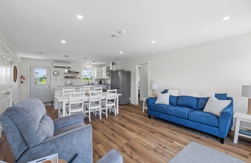 Darnley Cabaña | Walk To Stunning Beach- Cottage With Hot Tub- Little Sandy Cottage Darnley PEI