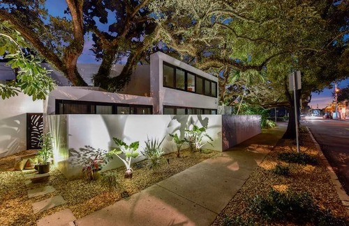 Colee Hammock Apartamento | Walk to the best dining, bars, shops, and more