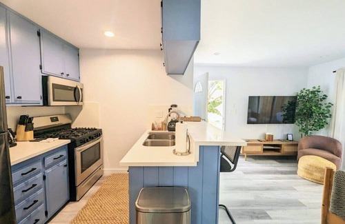 El Segundo Apartamento | Walk to the Beach Manhattan Beach Parking