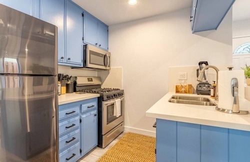 El Segundo Apartamento | Walk to the Beach Manhattan Beach Parking