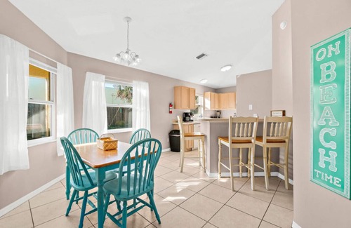 Indialantic Casa | Walk to the Beach - 3/2 Beach Themed Townhome