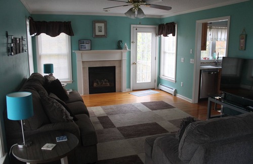 Niantic Casa | Black Point Beach Home, Niantic, CT