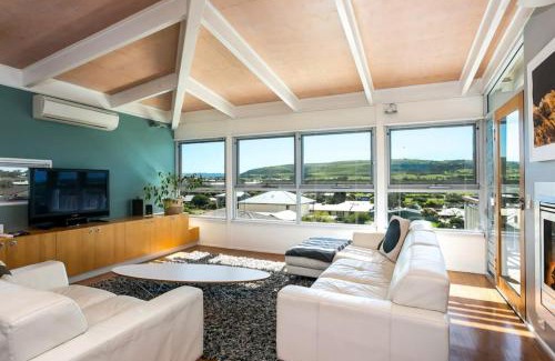 Hayborough Casa | Walk to the beach - Family friendly - Wifi - The Tall House