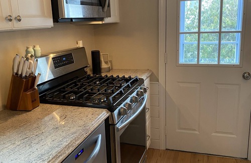 East Falmouth Casa | Walk to the beach from the cutest house ever!!