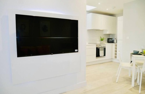 Westbourne Apartamento | ⭐⭐⭐⭐⭐ Hermoso apartamento nuevo cerca de la playa + Netflix, Bournemouth y Poole