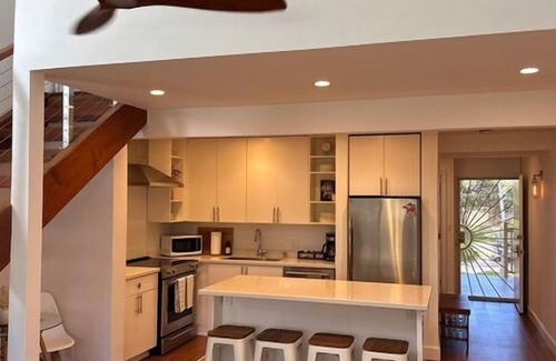 Kahuku Apartamento | Walk to the beach! North Shore Surf House