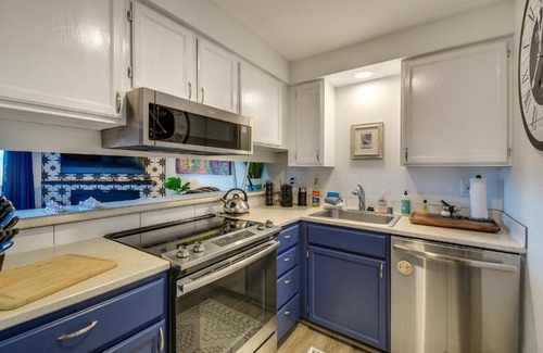 Ocean Shores Apartamento | Walk to the Beach Ocean Shores Condo!