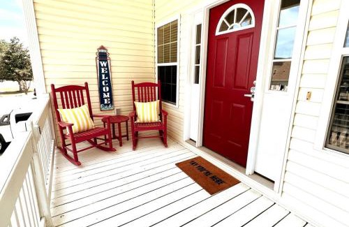 North Myrtle Beach Casa | Walk to the Beach-Sleeps 10 and Golfcart