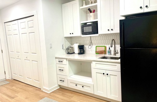 Neptune Beach Casa | Walk to the beach or the park! Family sized home!