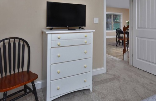 Durham Apartamento | Walk to the Eno River - Private & Secure Large One Bedroom Apartment in N Durham