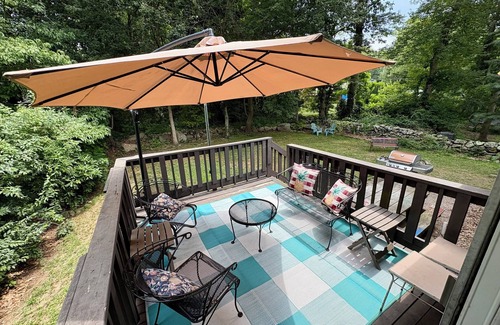 Saunderstown Casa | Walk to the Family Beach, North Narragansett.