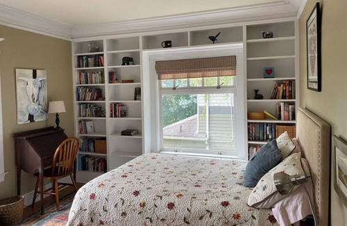Central District Casa | Walk to the lake from your Classic Seattle Craftsman!