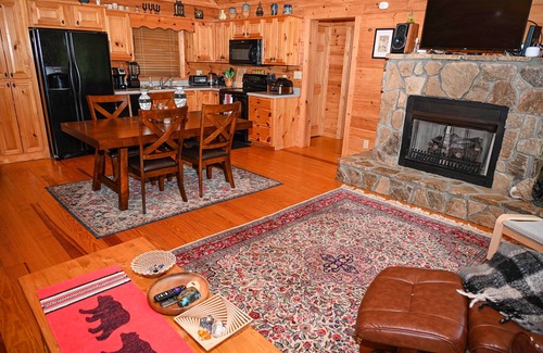 Murphy Cabina | Walk to the river or stay at the cabin w/ great outdoor space. Close to the Folk School & Casino