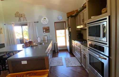 Mancelona Condominio | Walk to the slopes at Schuss Mountain