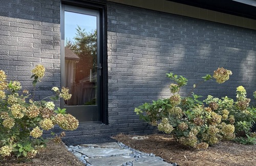 Oxford Apartamento | WALK TO THE SQUARE AND GROVE! Modern, New Guest Wing w/ Luxury Amenities