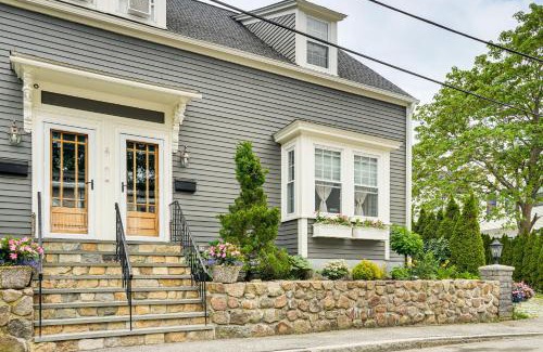 Manchester-by-the-Sea Casa | Walk to the T North Shore Retreat Near Salem Fun!
