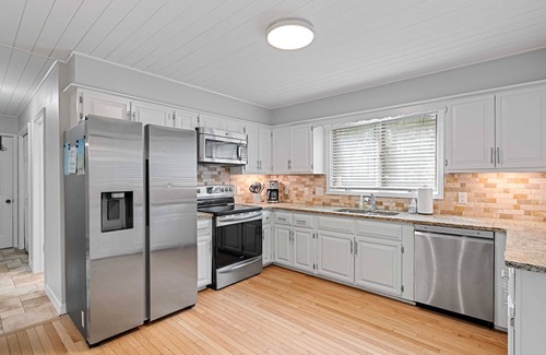 Heritage Woods Casa | SEA PINES 4 BED + LOFT - Private pool, walk to the beach - monthly discounts!