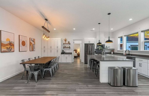 West End Casa | Walk to the waterfront - Charmwood House in Tacoma