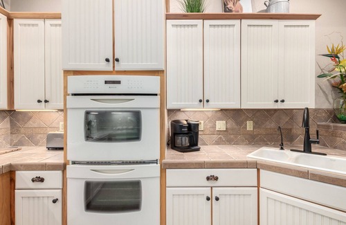 Litchfield Park Condominio | Walk to the Wigwam from this charming single-level condo!