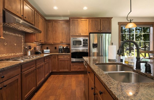 Cle Elum Casa | Walk to the Winery! Big Views of the Golf Course. Fantastic Value!!
