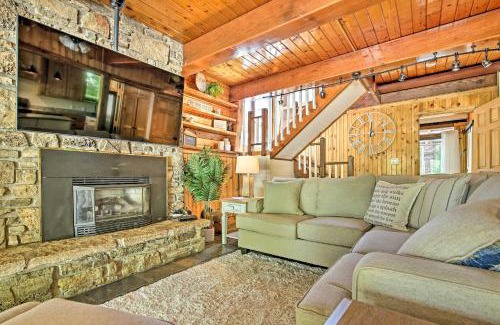 Manhattan Casa | Walk to Tuttle Creek Lake Secluded Scenic Retreat
