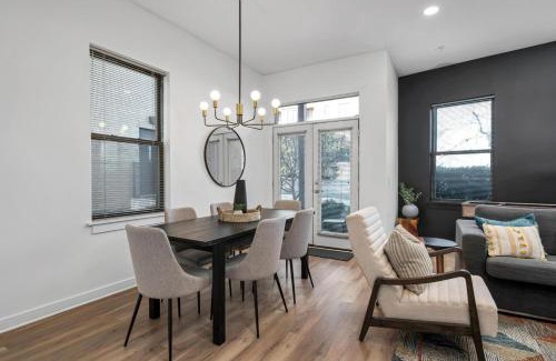 Hillsboro Village Casa | Walk to Vanderbilt and Belmont - Shuffle Board and Free Parking