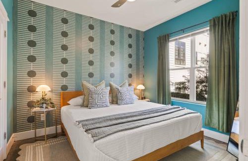 Hillsboro West End Casa | Walk to Vanderbilt and Belmont with Garage and Rooftop Deck