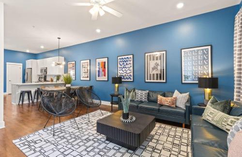 Hillsboro West End Casa | Walk to Vanderbilt and Belmont with Garage and Rooftop Deck