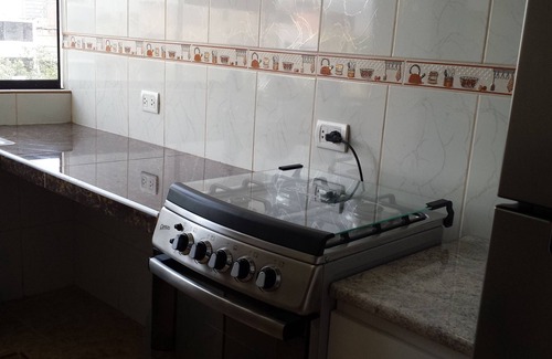 La Victoria Apartamento | Camina Facilmente a Videna desde este privado apartamento de 2 cuartos y 1 baño.