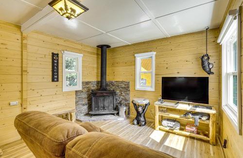 Green Valley Lake Casa | Walk to Water Cozy Cabin in Green Valley Lake!