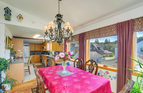 Camano Island Casa | Walk to Water: Camano Home w/ Ocean-View Deck