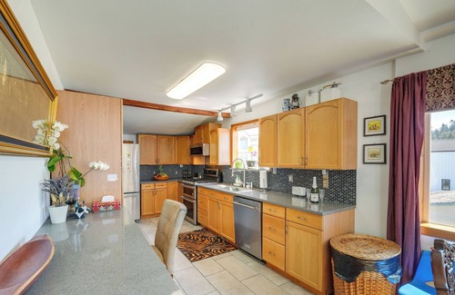 Camano Island Casa | Walk to Water: Camano Home w/ Ocean-View Deck