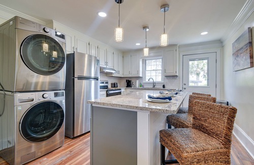 Atlantic Beach Casa | Walk to Water: Coastal-Chic Home Near Myrtle Beach