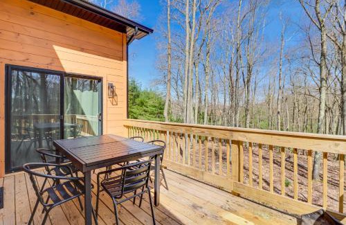 Lake Harmony Casa | Walk to Water Park Split-Rock Resort Home with Deck