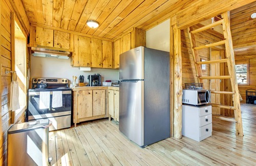 Cotter Cabina | Walk to White River: Cotter Cabin w/ Fire Pit!