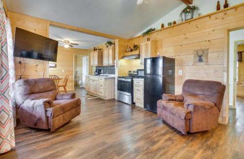 Mountain View Casa | Walk to White River Mountain View Family Cabin!