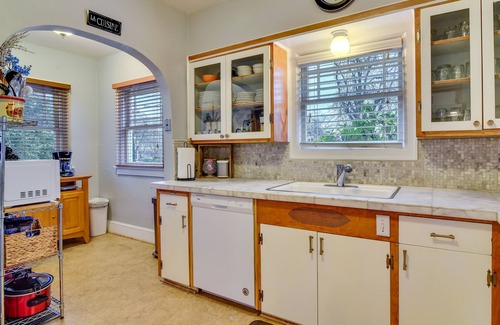 King Casa | Walk to Williams District: Home w/ Hot Tub & Patio